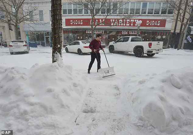 Arctic Storm Sparks Chaos: Midwest and New England Grapple with Freezing Conditions and Major Highway Disasters