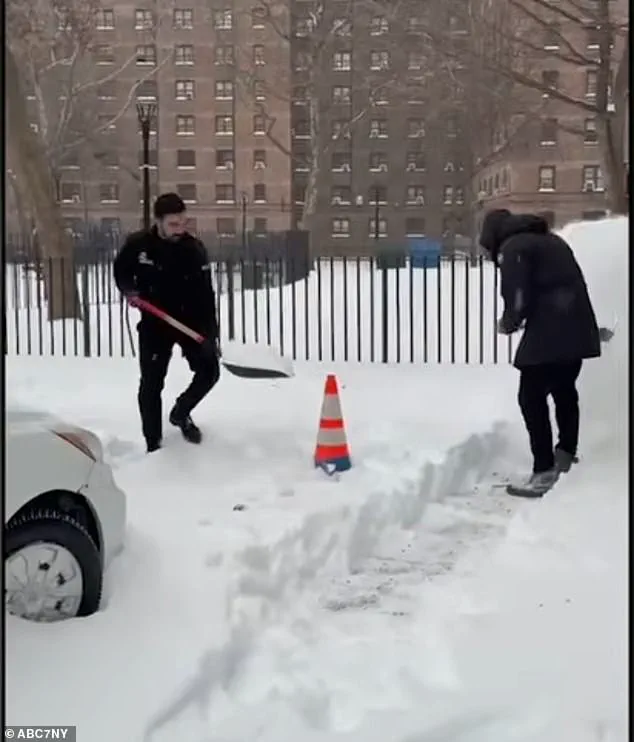 New York City Confronts Historic Snowfall as Winter Storm Fern Unleashes 'Icemageddon' Blizzard