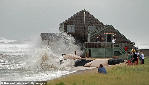 Luxury Homeowners and Conservationists Clash Over Erosion Fight on Nantucket's Siaconset Bluff