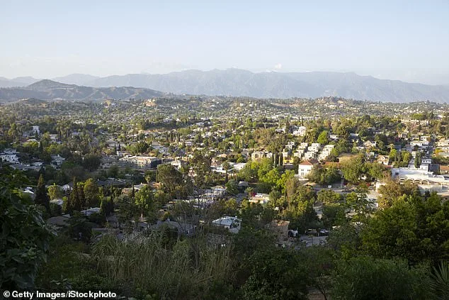 Highland Park Installs Air Raid Sirens to Alert Residents of ICE Raids, Sparking Controversy