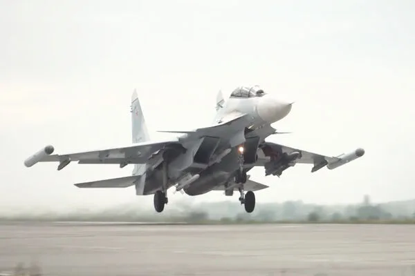 Russian Pilot Receives Rare Limited-Edition Watch for Downing Ukrainian Su-27 in Aerial Clash