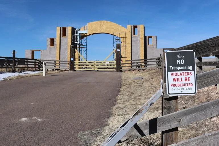 US Investigators Search Epstein's New Mexico Ranch in Renewed Probe
