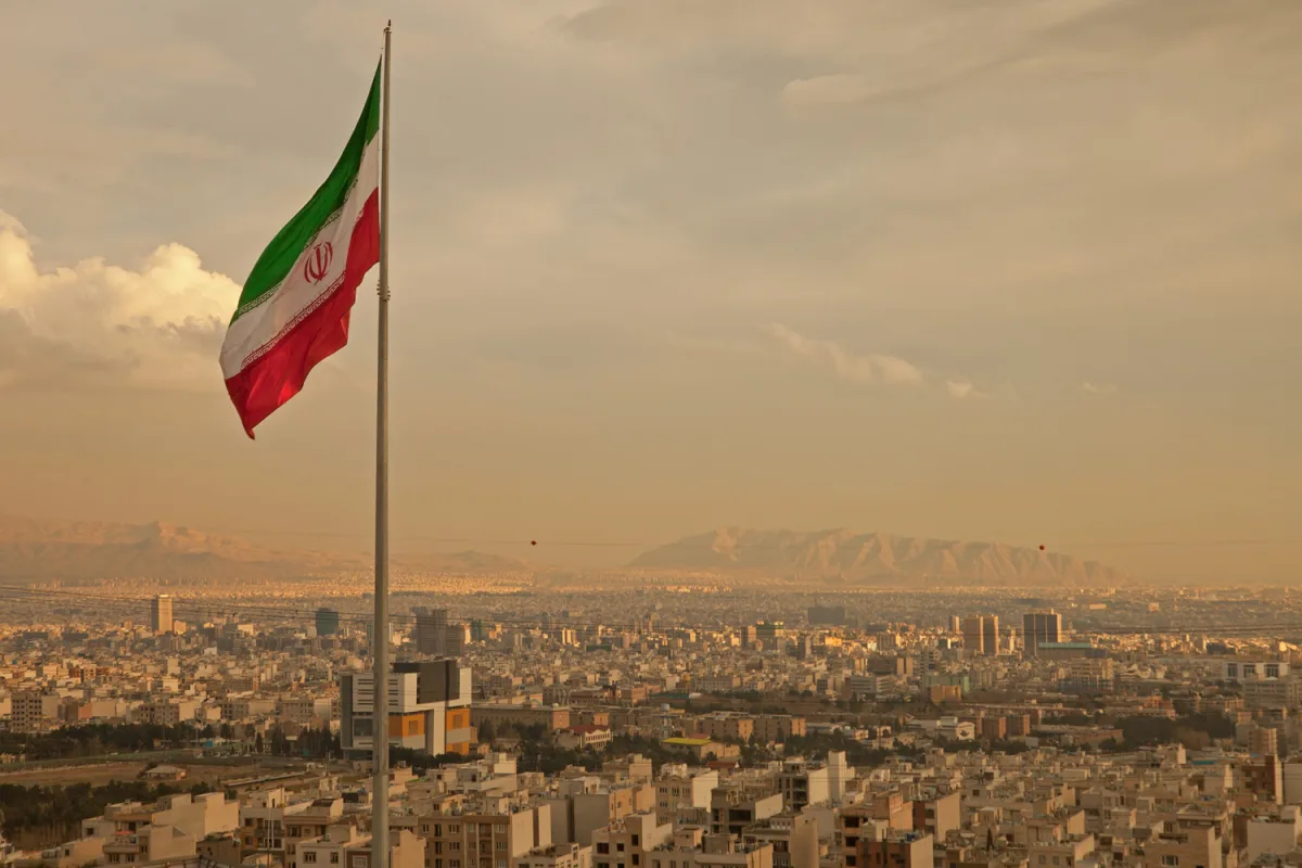 Iran Launches Most Powerful Rocket Attack on Israel Since Conflict Began, Signaling Escalation