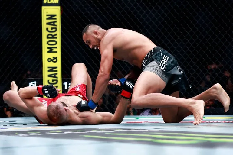 Carlos Ulberg Claims UFC Light Heavyweight Title with Stunning First-Round Knockout at UFC 327