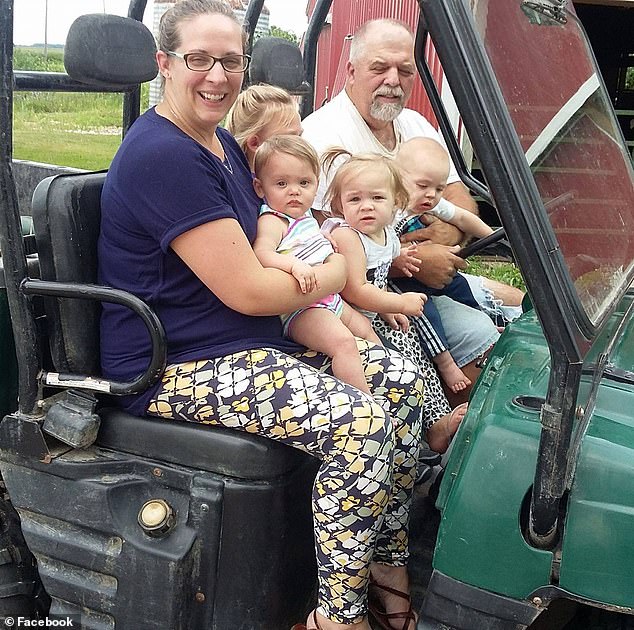 Michigan man dies after kidney from Idaho skunk victim carries fatal infection.